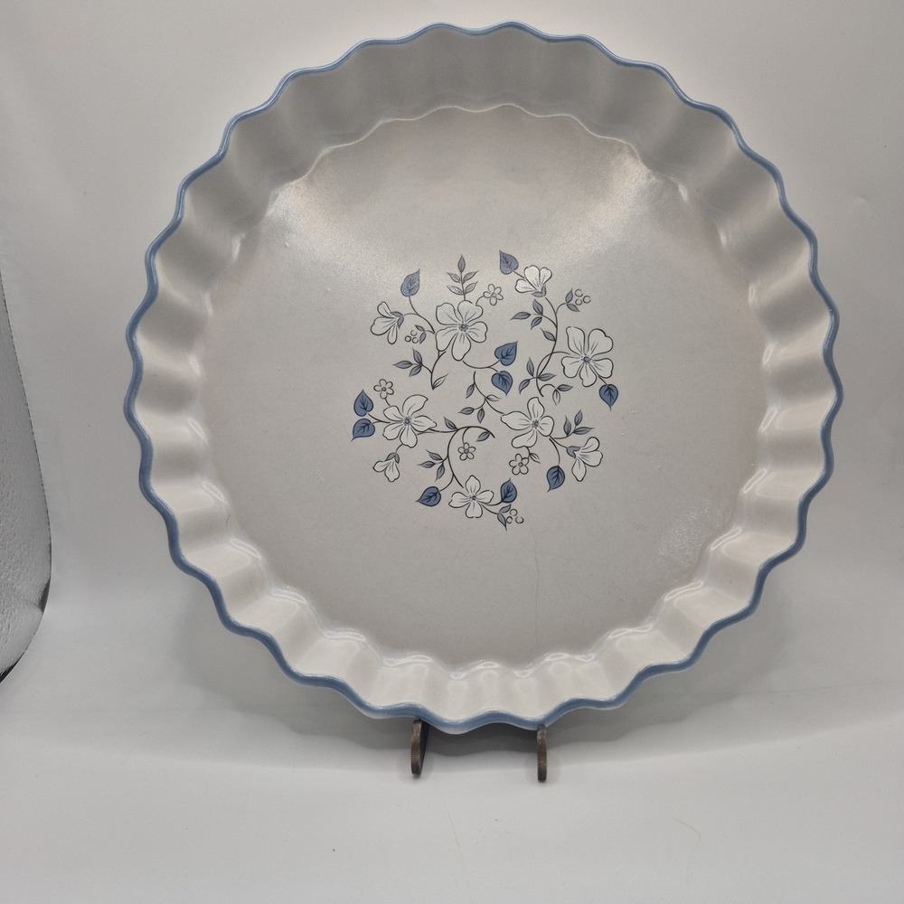 Covington Edition Avondale Pie Plate 10" Stoneware Scalloped Fluted Edge Blue